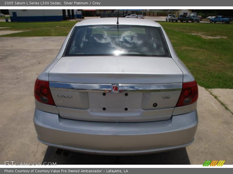 Silver Platinum / Grey 2005 Saturn L Series L300 Sedan