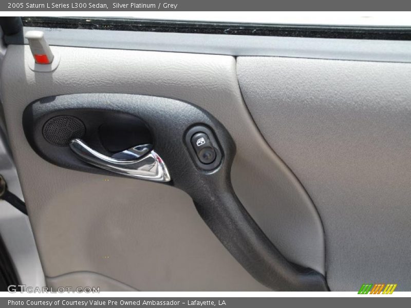 Silver Platinum / Grey 2005 Saturn L Series L300 Sedan