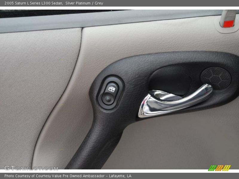 Silver Platinum / Grey 2005 Saturn L Series L300 Sedan