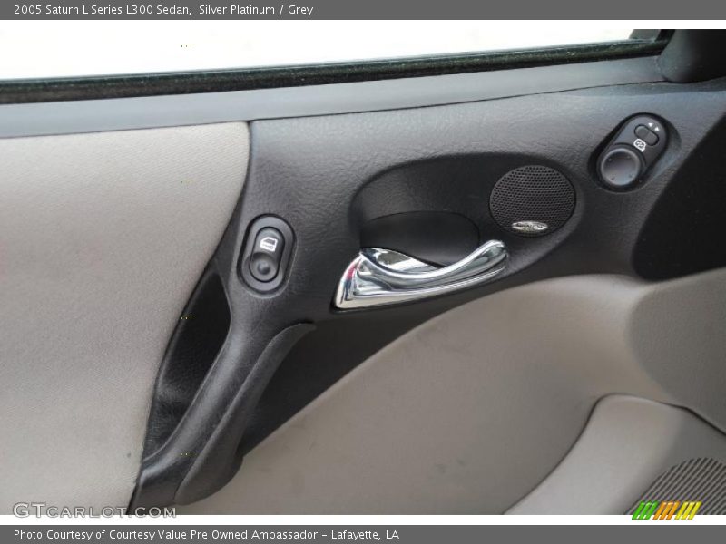 Silver Platinum / Grey 2005 Saturn L Series L300 Sedan