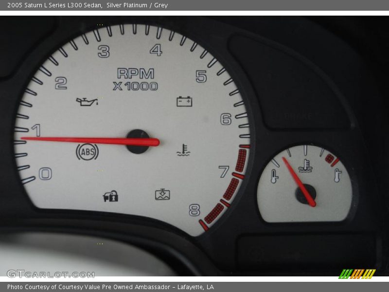 Silver Platinum / Grey 2005 Saturn L Series L300 Sedan