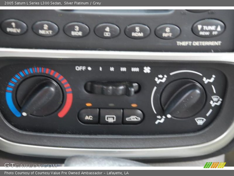 Silver Platinum / Grey 2005 Saturn L Series L300 Sedan