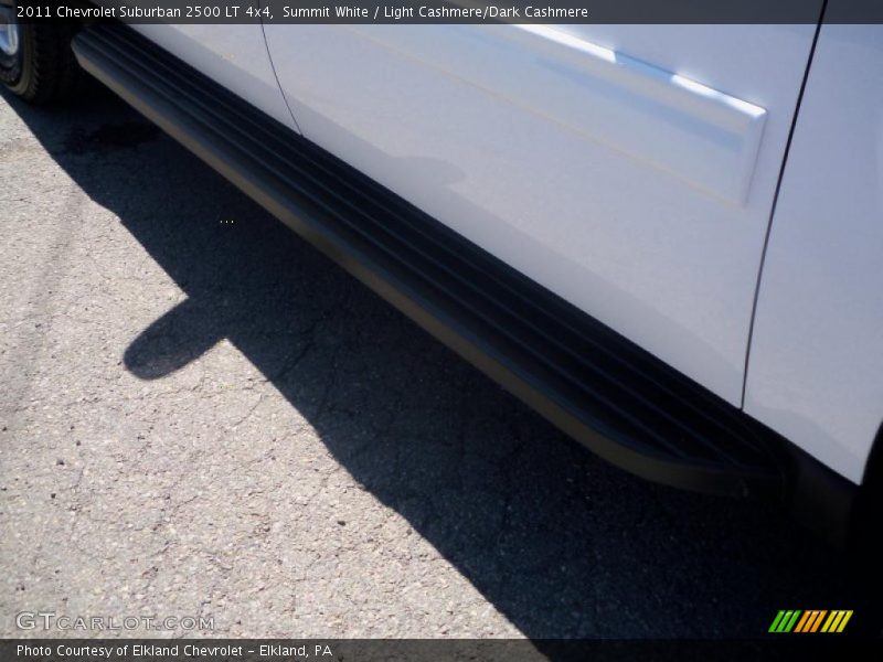 Summit White / Light Cashmere/Dark Cashmere 2011 Chevrolet Suburban 2500 LT 4x4