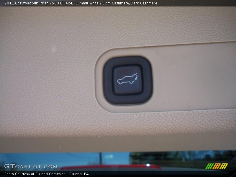 Summit White / Light Cashmere/Dark Cashmere 2011 Chevrolet Suburban 2500 LT 4x4