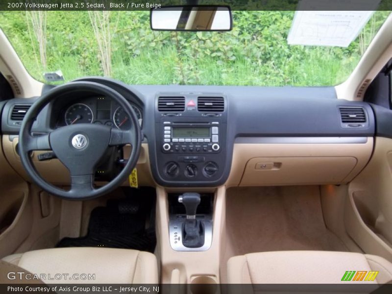 Dashboard of 2007 Jetta 2.5 Sedan