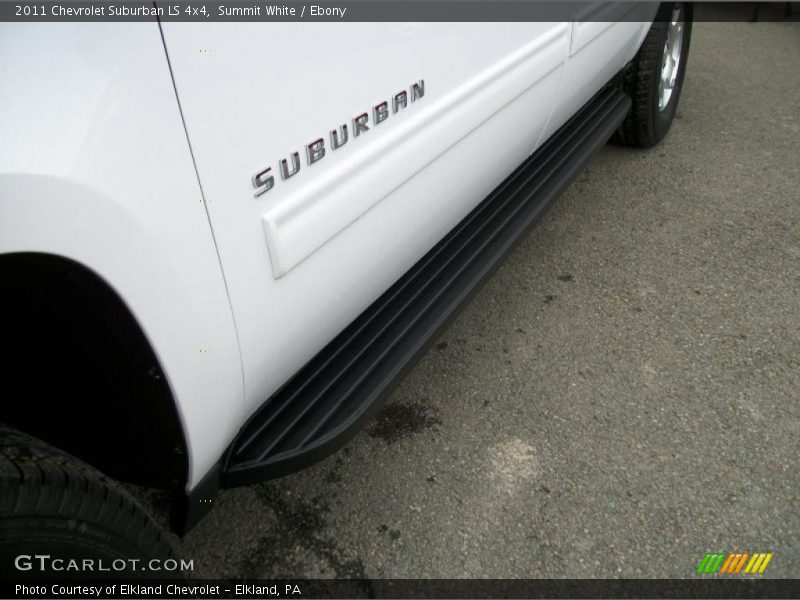 Summit White / Ebony 2011 Chevrolet Suburban LS 4x4