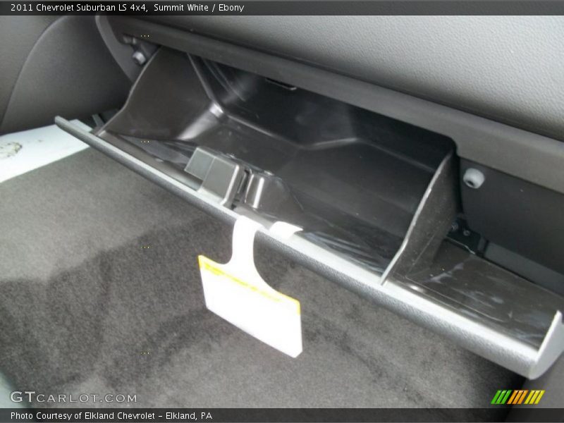 Summit White / Ebony 2011 Chevrolet Suburban LS 4x4