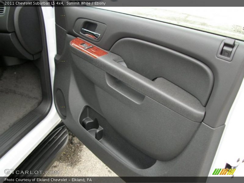 Summit White / Ebony 2011 Chevrolet Suburban LS 4x4
