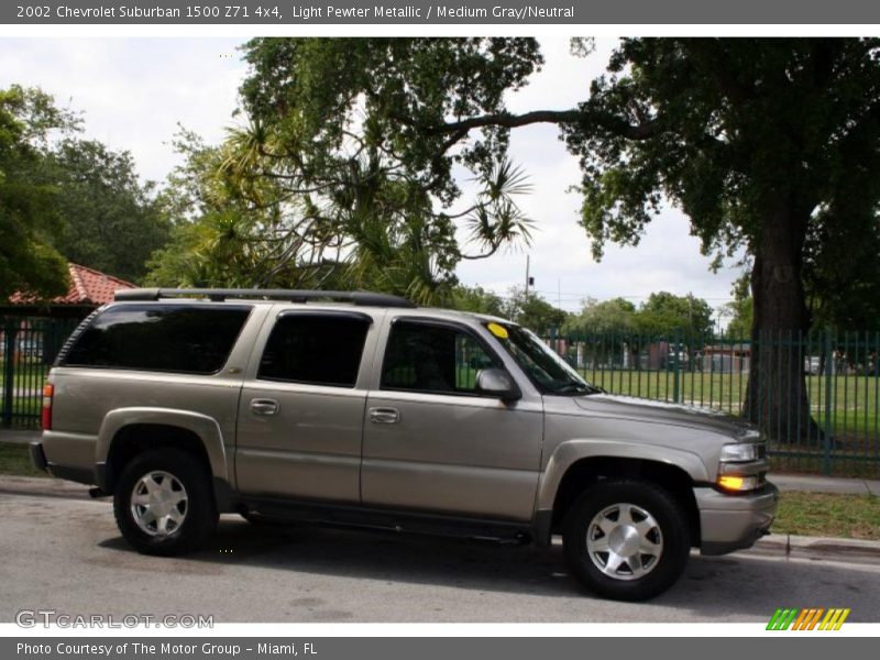 Light Pewter Metallic / Medium Gray/Neutral 2002 Chevrolet Suburban 1500 Z71 4x4