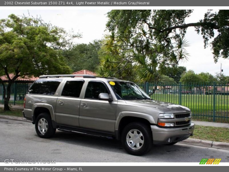 Light Pewter Metallic / Medium Gray/Neutral 2002 Chevrolet Suburban 1500 Z71 4x4