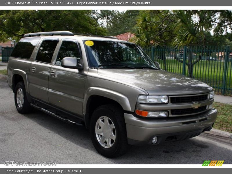 Light Pewter Metallic / Medium Gray/Neutral 2002 Chevrolet Suburban 1500 Z71 4x4