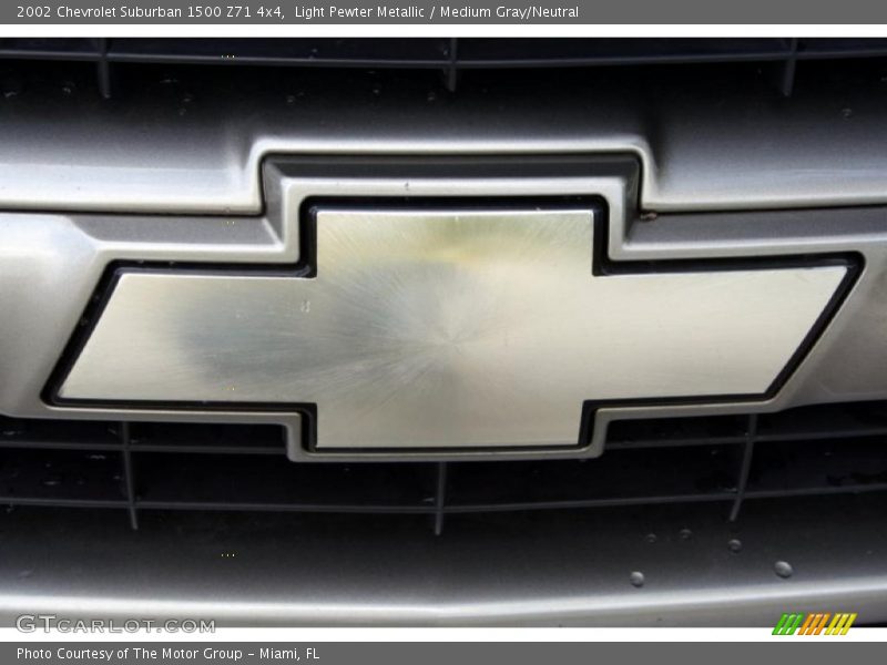 Light Pewter Metallic / Medium Gray/Neutral 2002 Chevrolet Suburban 1500 Z71 4x4