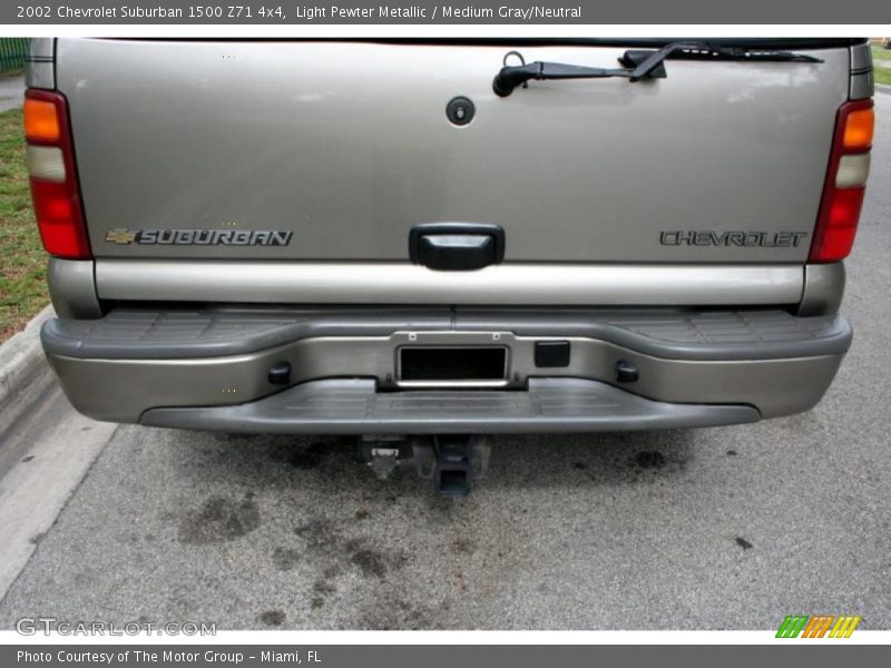 Light Pewter Metallic / Medium Gray/Neutral 2002 Chevrolet Suburban 1500 Z71 4x4
