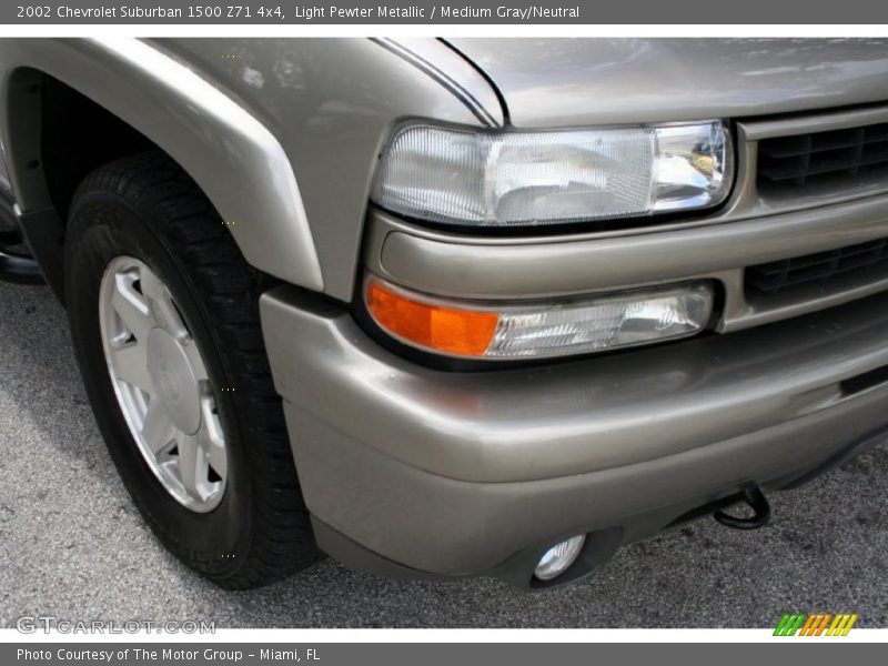 Light Pewter Metallic / Medium Gray/Neutral 2002 Chevrolet Suburban 1500 Z71 4x4