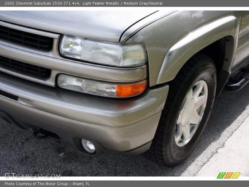 Light Pewter Metallic / Medium Gray/Neutral 2002 Chevrolet Suburban 1500 Z71 4x4