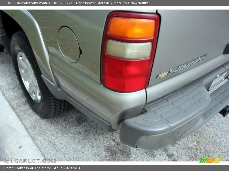 Light Pewter Metallic / Medium Gray/Neutral 2002 Chevrolet Suburban 1500 Z71 4x4
