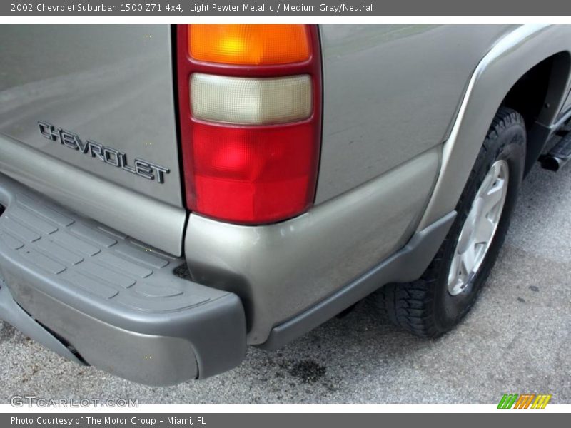Light Pewter Metallic / Medium Gray/Neutral 2002 Chevrolet Suburban 1500 Z71 4x4