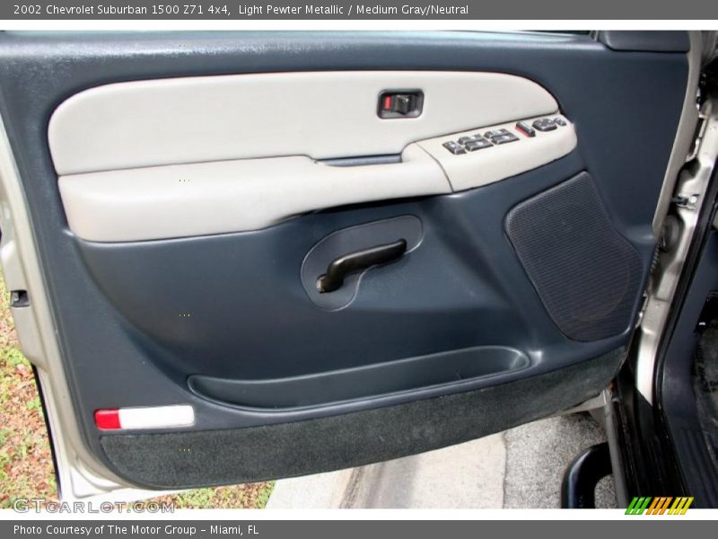 Light Pewter Metallic / Medium Gray/Neutral 2002 Chevrolet Suburban 1500 Z71 4x4