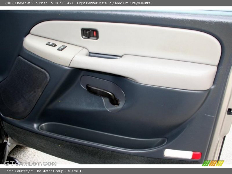 Light Pewter Metallic / Medium Gray/Neutral 2002 Chevrolet Suburban 1500 Z71 4x4
