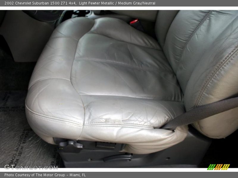Light Pewter Metallic / Medium Gray/Neutral 2002 Chevrolet Suburban 1500 Z71 4x4