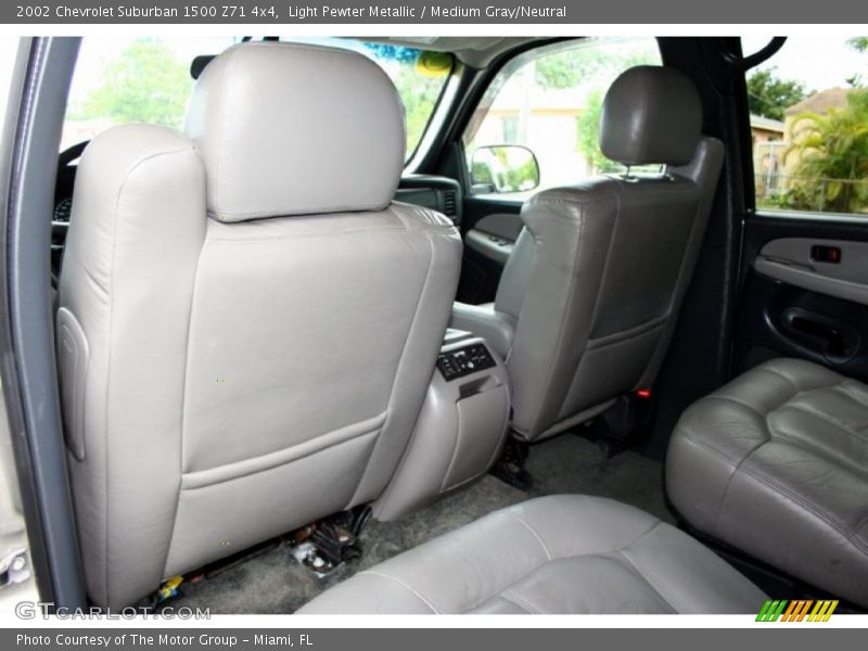 Light Pewter Metallic / Medium Gray/Neutral 2002 Chevrolet Suburban 1500 Z71 4x4