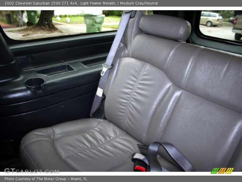 Light Pewter Metallic / Medium Gray/Neutral 2002 Chevrolet Suburban 1500 Z71 4x4