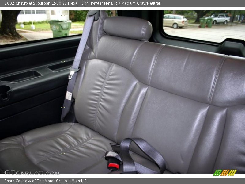 Light Pewter Metallic / Medium Gray/Neutral 2002 Chevrolet Suburban 1500 Z71 4x4