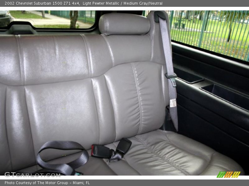 Light Pewter Metallic / Medium Gray/Neutral 2002 Chevrolet Suburban 1500 Z71 4x4