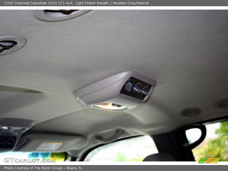 Light Pewter Metallic / Medium Gray/Neutral 2002 Chevrolet Suburban 1500 Z71 4x4