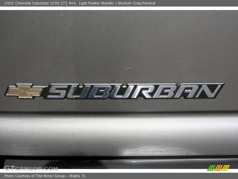 Light Pewter Metallic / Medium Gray/Neutral 2002 Chevrolet Suburban 1500 Z71 4x4