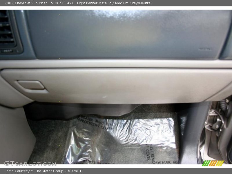 Light Pewter Metallic / Medium Gray/Neutral 2002 Chevrolet Suburban 1500 Z71 4x4
