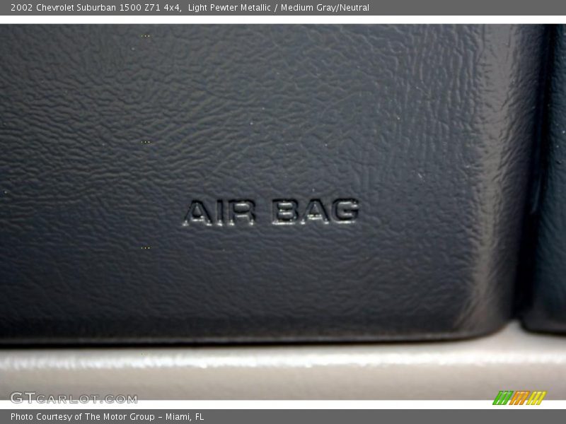 Light Pewter Metallic / Medium Gray/Neutral 2002 Chevrolet Suburban 1500 Z71 4x4