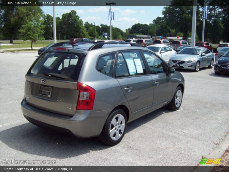Titanium Gray / Beige 2009 Kia Rondo LX