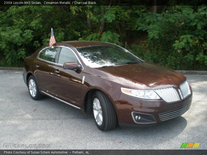 Front 3/4 View of 2009 MKS Sedan