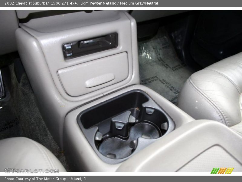 Light Pewter Metallic / Medium Gray/Neutral 2002 Chevrolet Suburban 1500 Z71 4x4