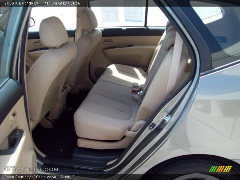 Titanium Gray / Beige 2009 Kia Rondo LX