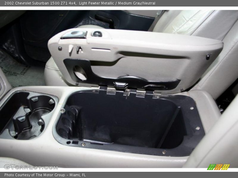 Light Pewter Metallic / Medium Gray/Neutral 2002 Chevrolet Suburban 1500 Z71 4x4