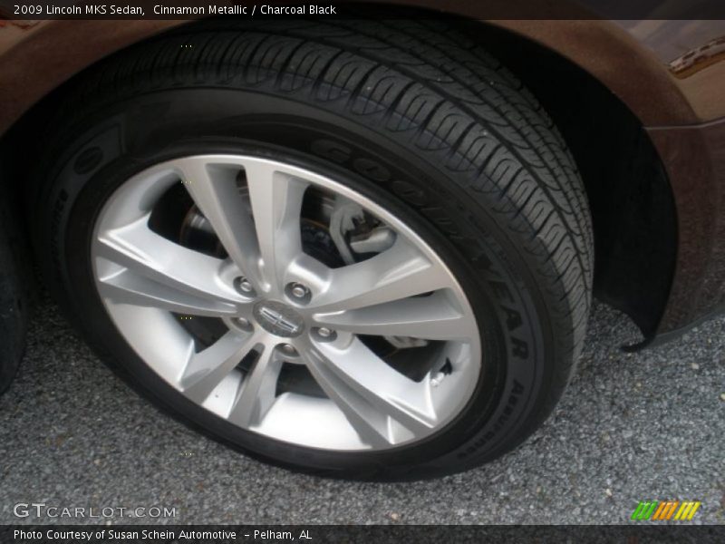  2009 MKS Sedan Wheel