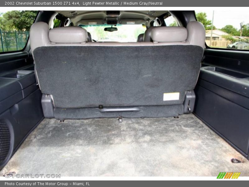 Light Pewter Metallic / Medium Gray/Neutral 2002 Chevrolet Suburban 1500 Z71 4x4
