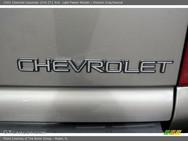 Light Pewter Metallic / Medium Gray/Neutral 2002 Chevrolet Suburban 1500 Z71 4x4