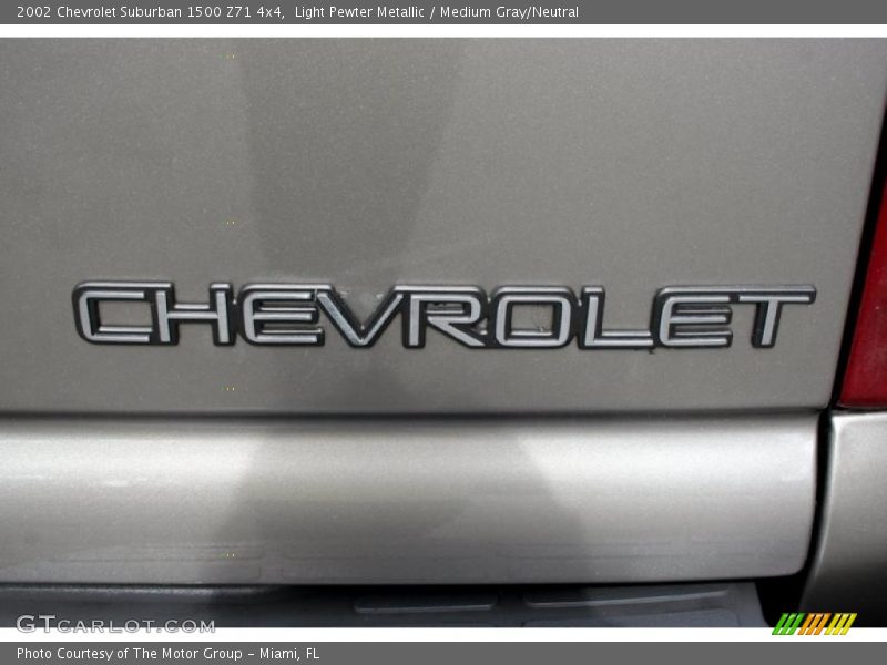 Light Pewter Metallic / Medium Gray/Neutral 2002 Chevrolet Suburban 1500 Z71 4x4