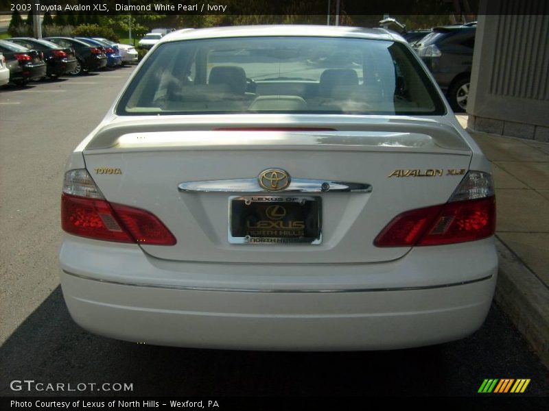 Diamond White Pearl / Ivory 2003 Toyota Avalon XLS