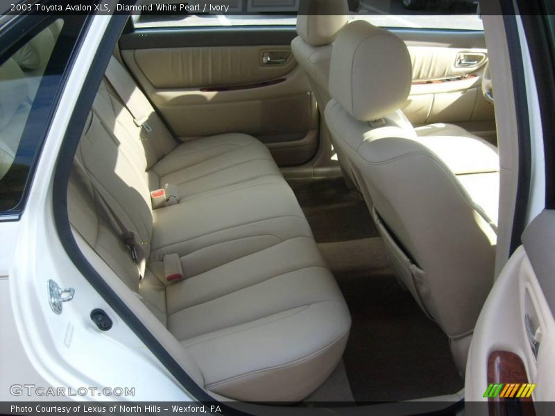 Diamond White Pearl / Ivory 2003 Toyota Avalon XLS