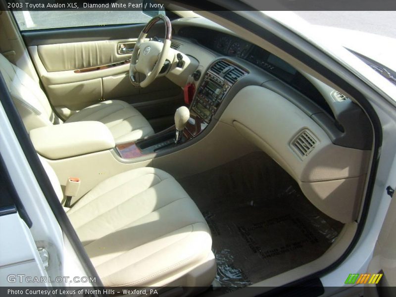 Diamond White Pearl / Ivory 2003 Toyota Avalon XLS