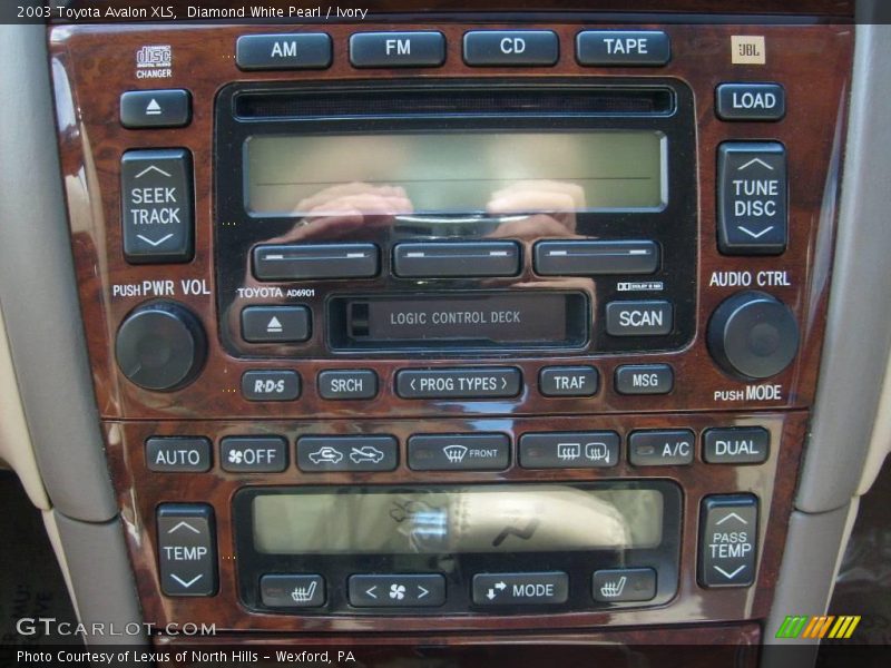 Diamond White Pearl / Ivory 2003 Toyota Avalon XLS