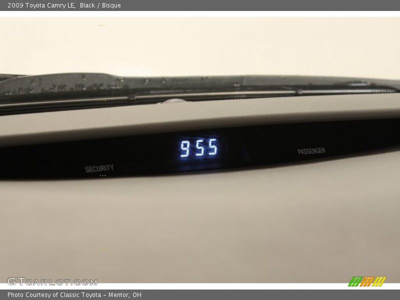 Black / Bisque 2009 Toyota Camry LE