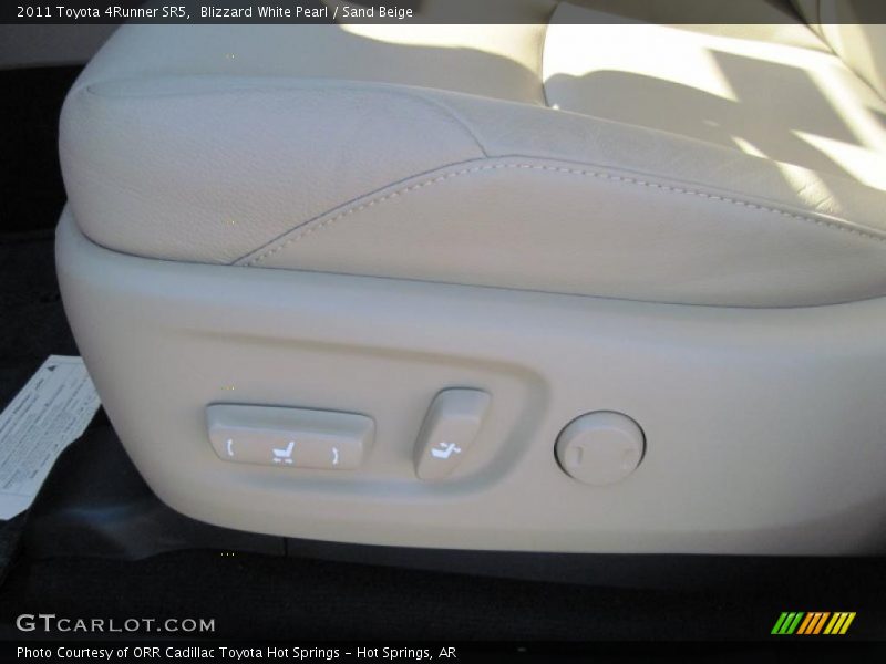 Blizzard White Pearl / Sand Beige 2011 Toyota 4Runner SR5