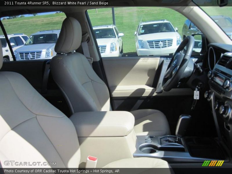 Blizzard White Pearl / Sand Beige 2011 Toyota 4Runner SR5