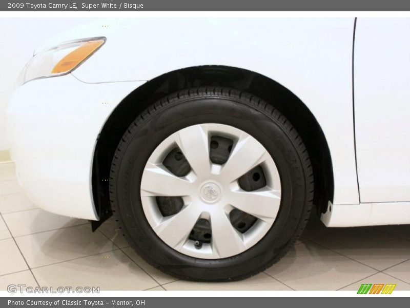 Super White / Bisque 2009 Toyota Camry LE