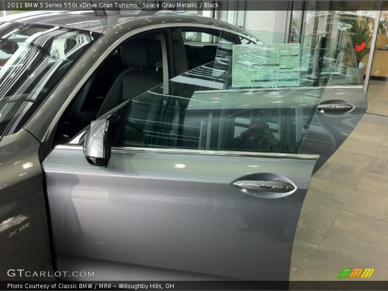 Space Gray Metallic / Black 2011 BMW 5 Series 550i xDrive Gran Turismo